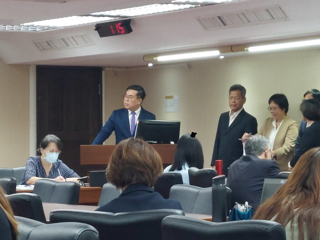 環境部長彭啟明表示，環境部有能力從源頭波譜分析數據是否造假